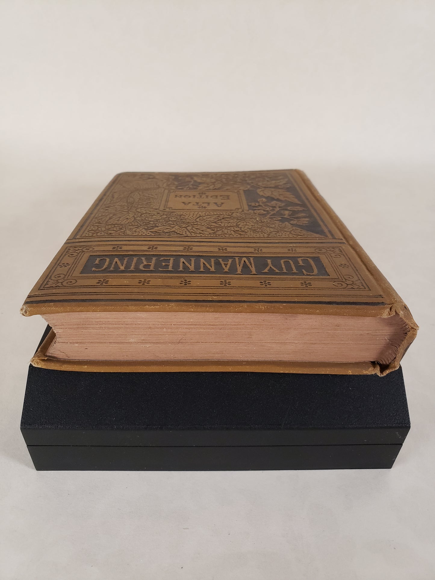 Guy Mannering, Alta Edition (Late 1800s) - Hardcover