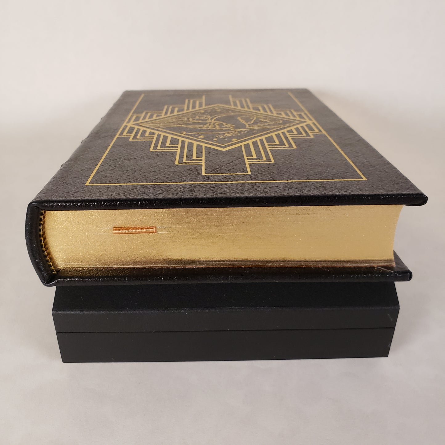 A Swiftly Tilting Planet, Leatherbound Easton Press Edition - Hardcover